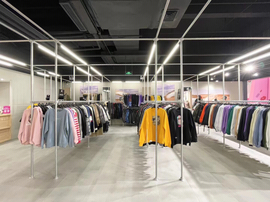 唯品会 聚焦品牌折扣，引领线上时尚消费新风尚